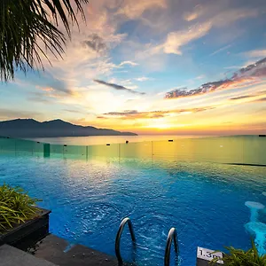 https://sala-danang-beach-hotel.dananghotels.net